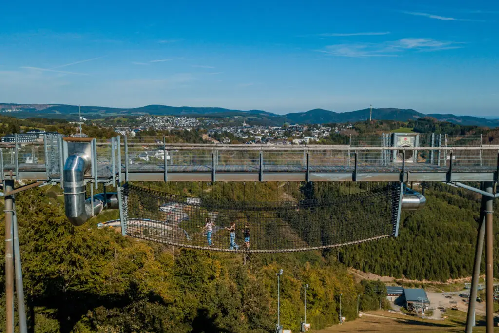 Uitzicht vanaf Erlebnisbrucke Winterberg